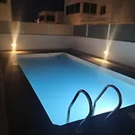 Luxury Rubicon Jacuzzi Y Piscina 别墅 *