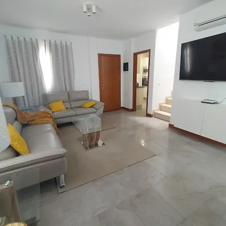 Вилла Luxury Rubicon Jacuzzi Y Piscina